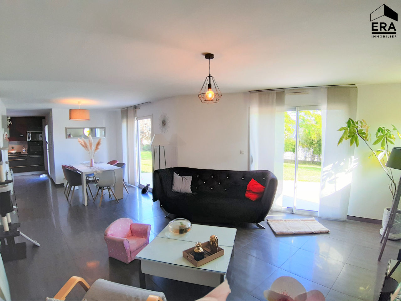 Photo Maison contemporaine à vendre à Rédené - 4 chambres, jardin image 3/6