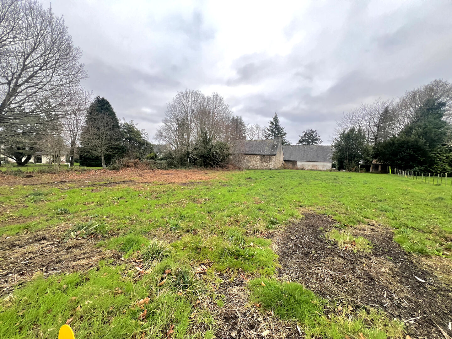TERRAIN BAYE 856 m2