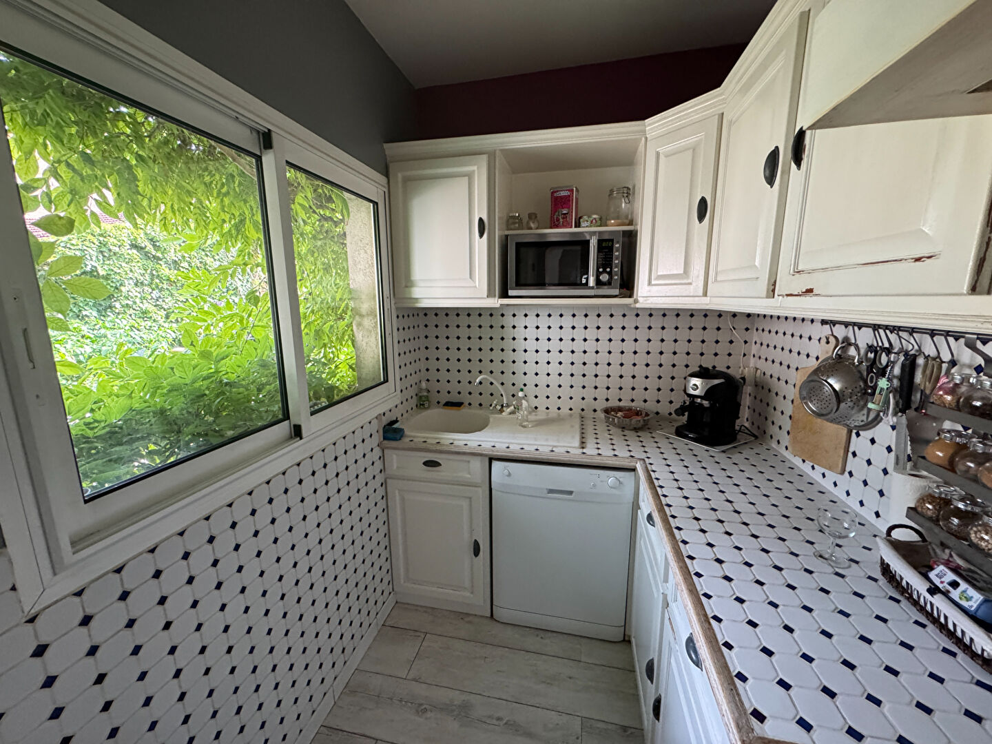 Photo 33100 BORDEAUX BASTIDE - Maison Bourgeoise en pierre 7 pièces de 139.12m2 avec jardin à vendre image 5/6