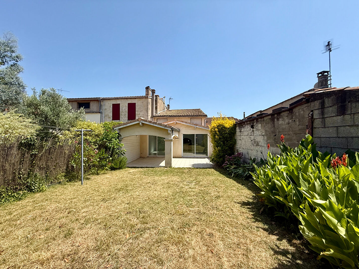 33560 CARBON BLANC - Maison 140 m² à vendre au centre de CARBON-BLANC avec 4 chambres