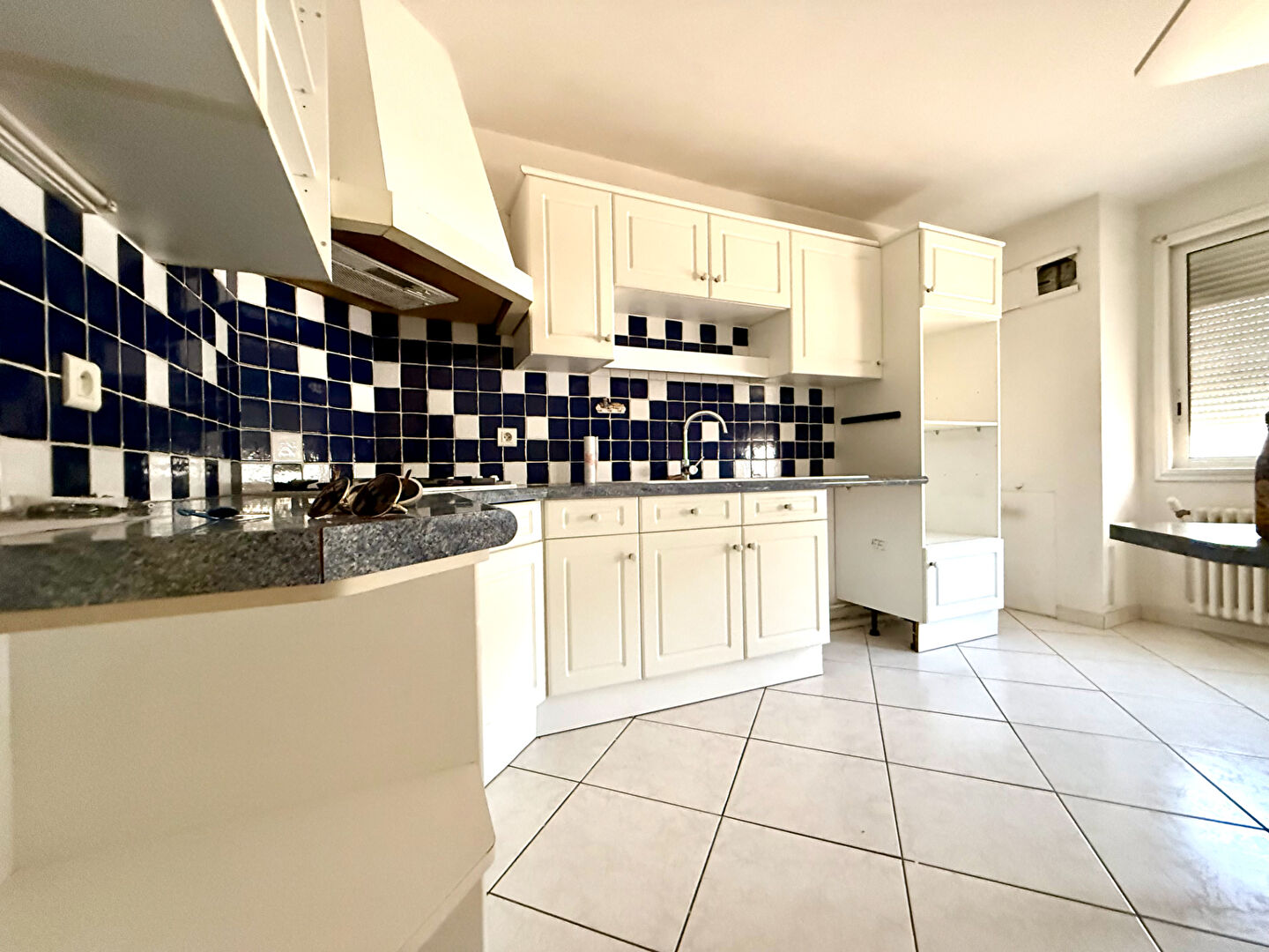 Photo 33560 CARBON BLANC - Maison 140 m² à vendre au centre de CARBON-BLANC avec 4 chambres image 3/6