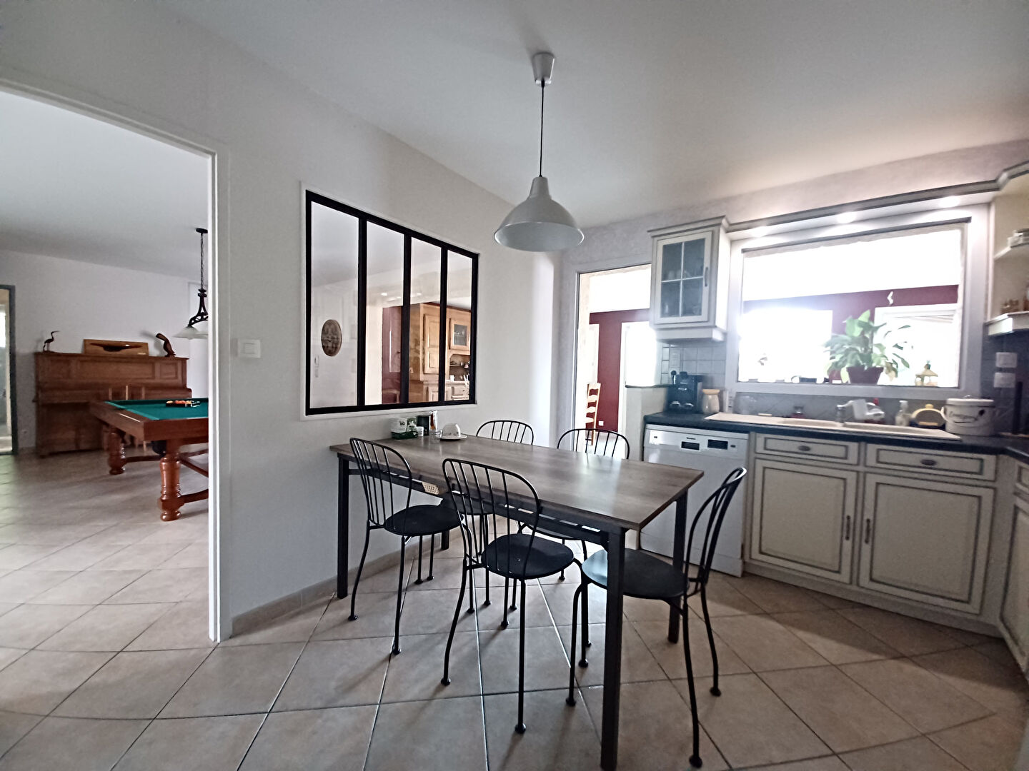 Photo 33440 AMBARES ET LAGRAVE - Maison 167 m²  de plain pied 7 pièces  A VENDRE image 5/6