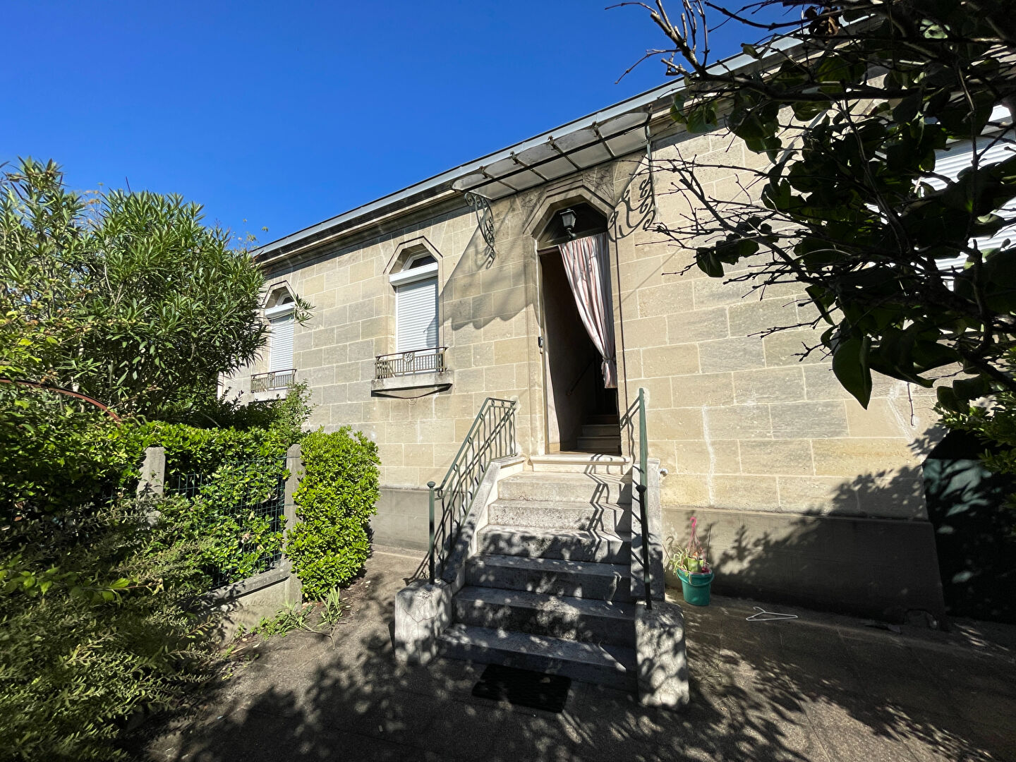 33100 BORDEAUX BASTIDE- Ensemble immobilier 285 m² à vendre