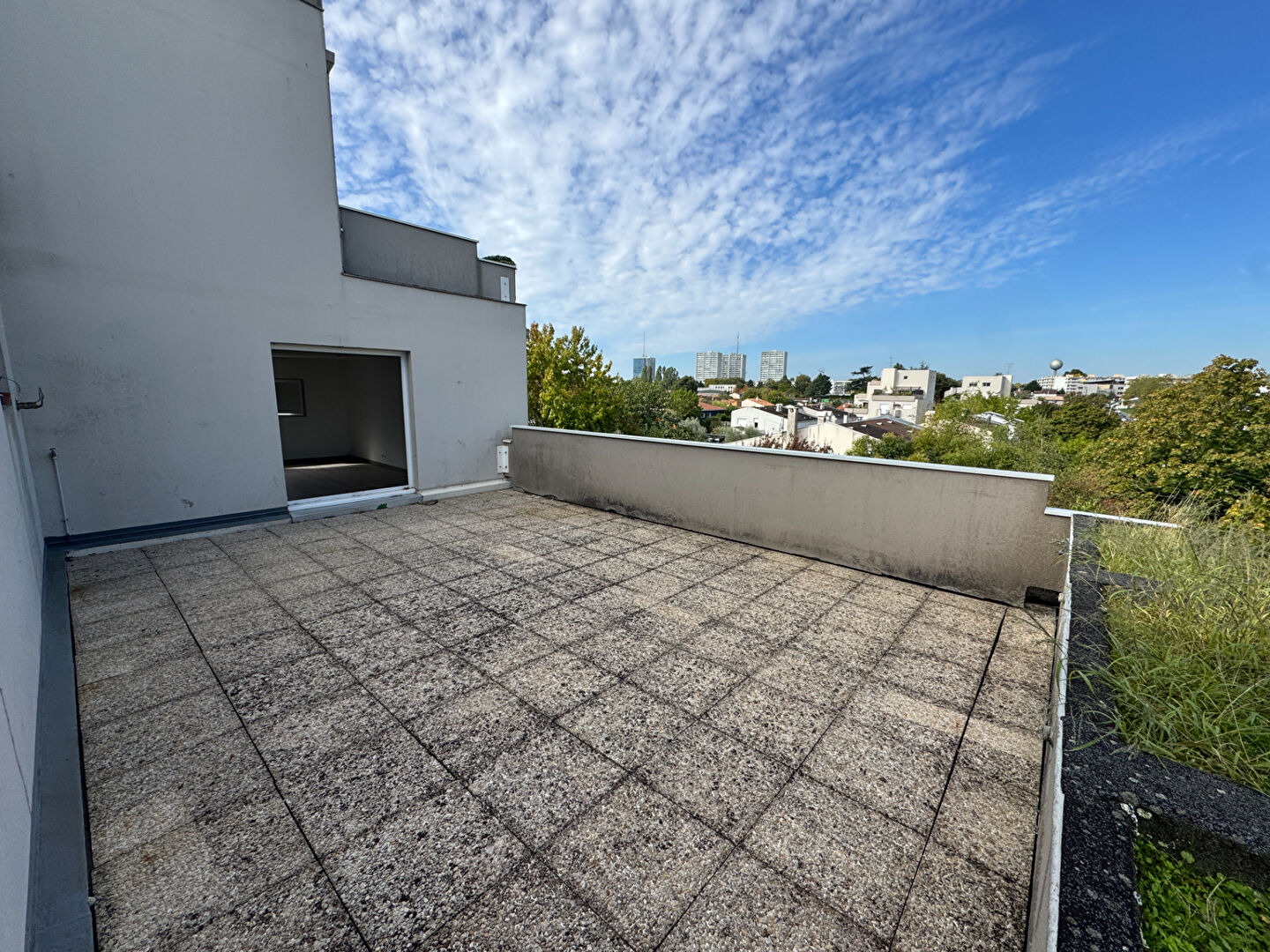 33310 LORMONT - Appartement 5 pièces de 92 m2 avec grande terrasse et garage à vendre