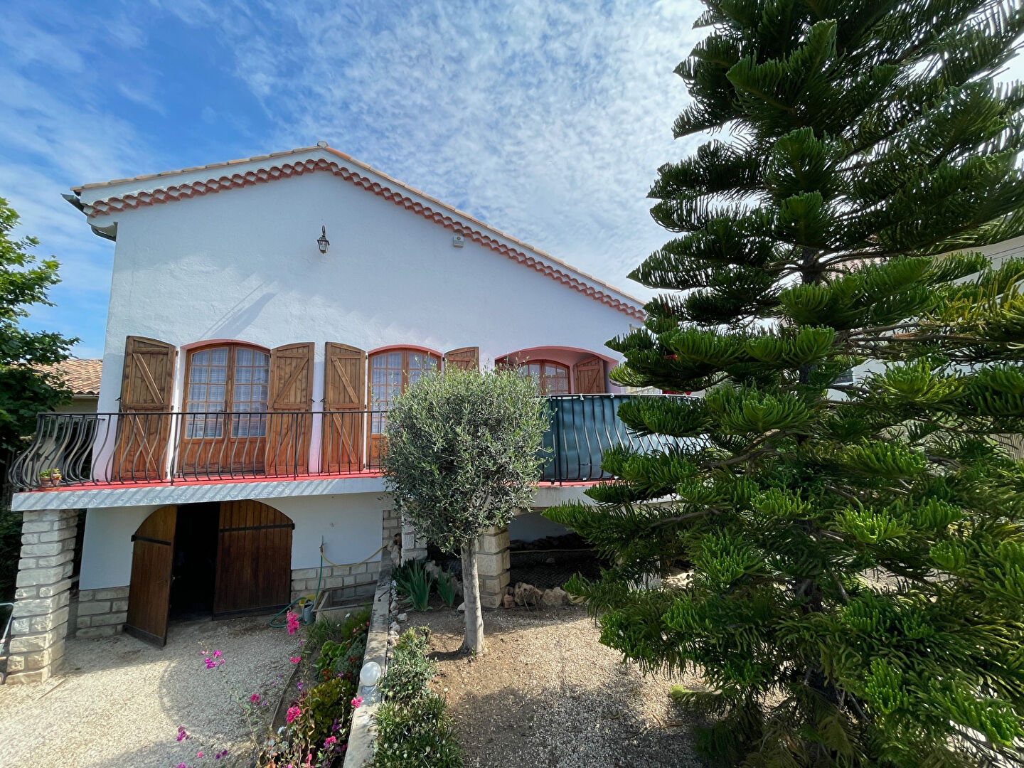 BOIS-LUZY. Maison 120 m² + Sous-sol total. Piscine couverte.