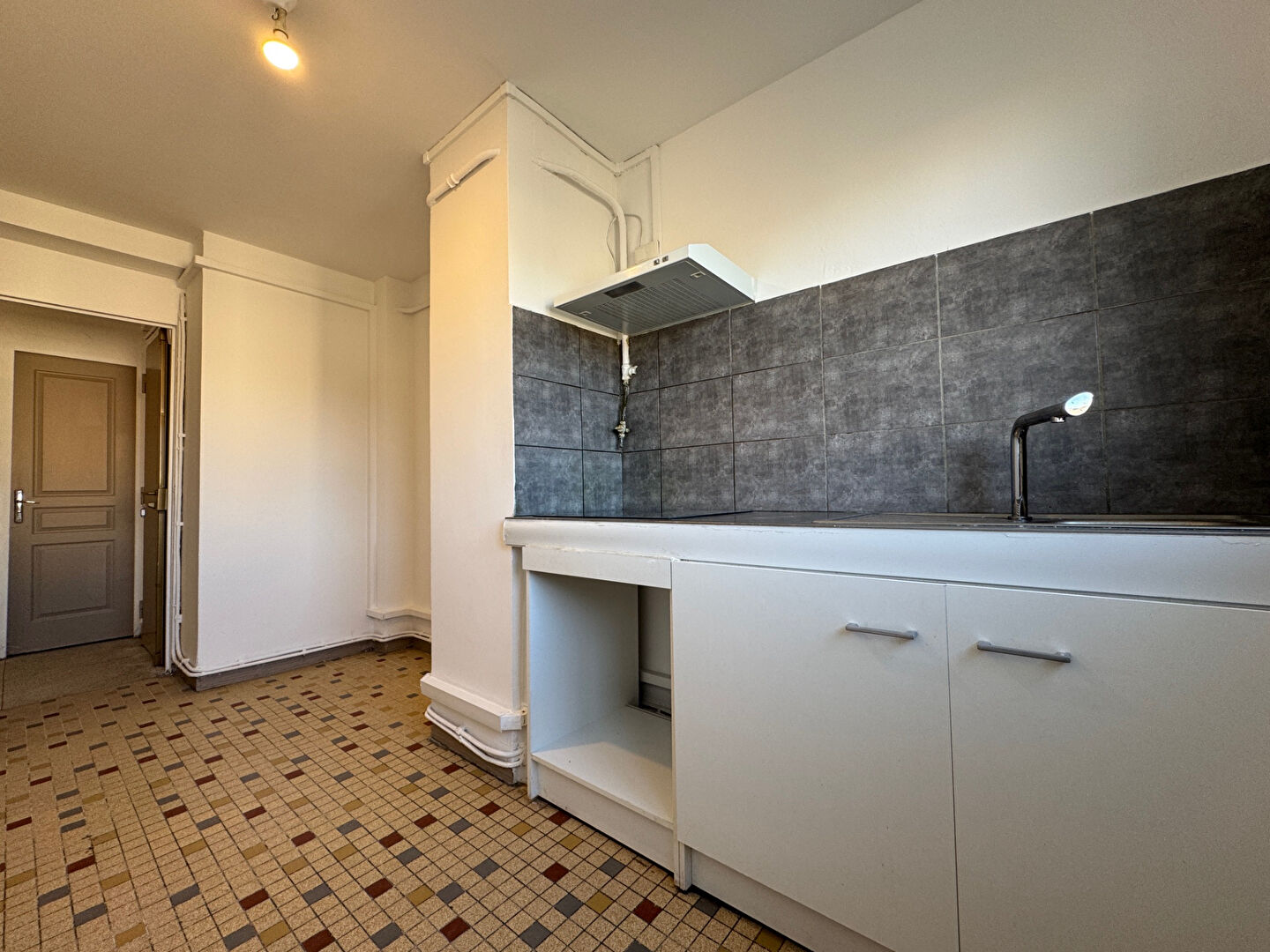 Marseille 13013 Appartement type 4 traversant avec deux balcons