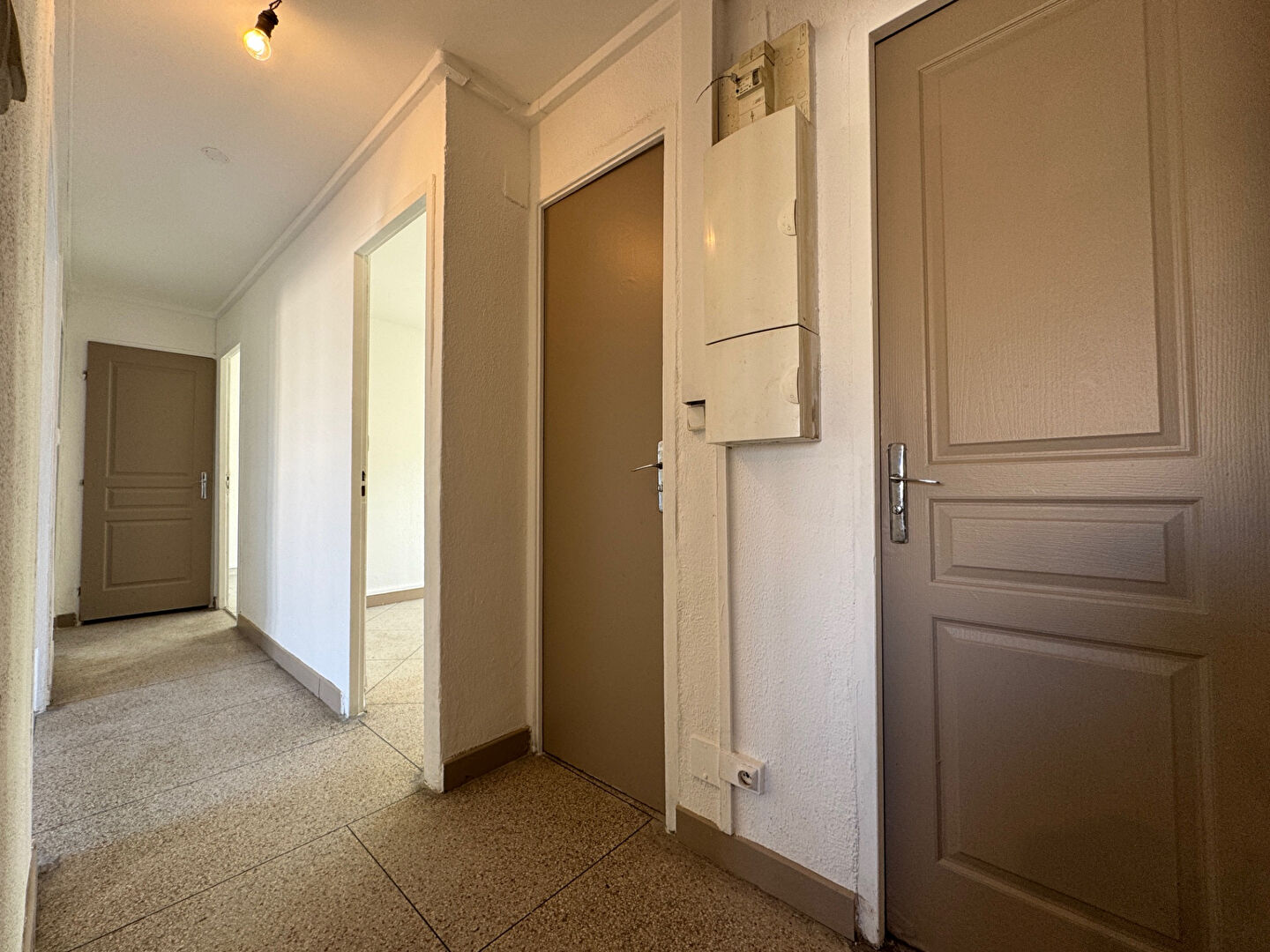 Photo Marseille 13013 Appartement type 4 traversant avec deux balcons image 4/6