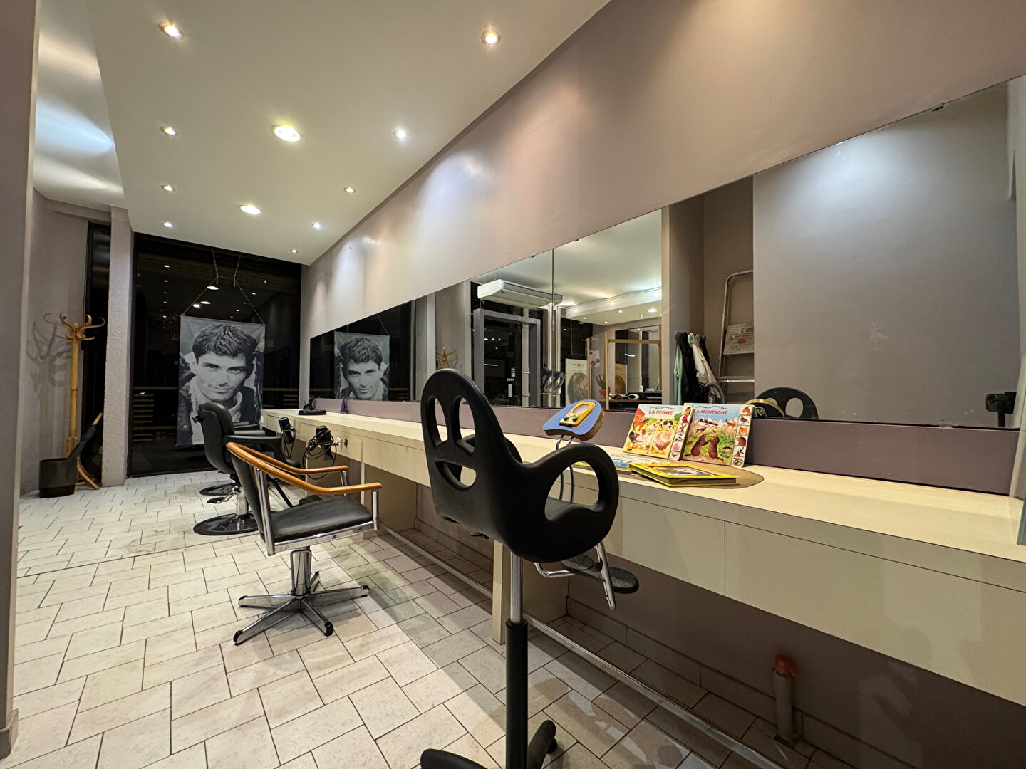 Photo La Fourragère 13012 Fond de commerce salon de coiffure esthétique image 4/6