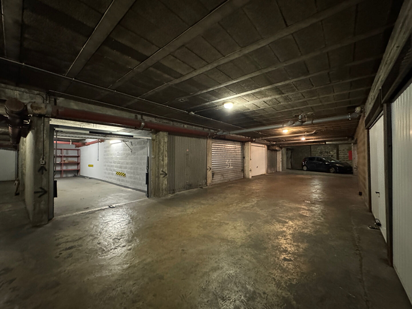 Photo A louer garage double secteur Jean Martin 13005 image 2/6