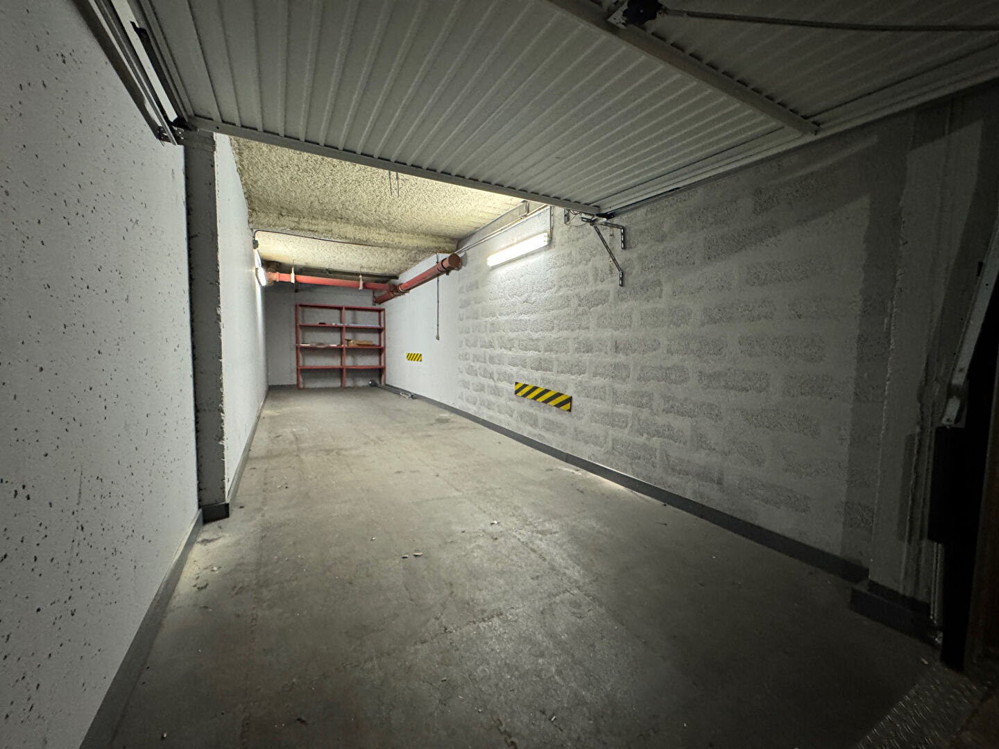 Photo A louer garage double secteur Jean Martin 13005 image 3/6