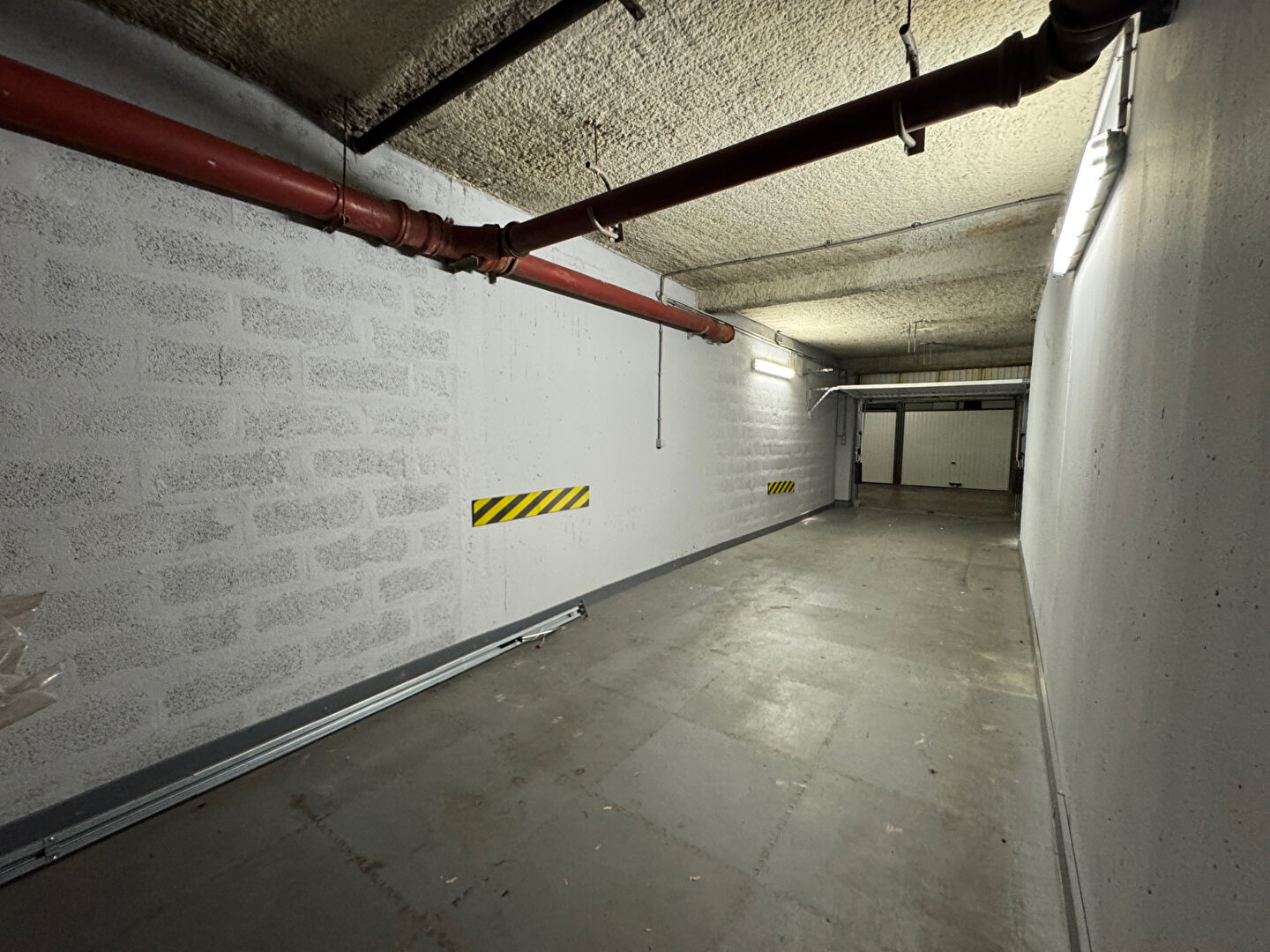 Photo A louer garage double secteur Jean Martin 13005 image 4/6