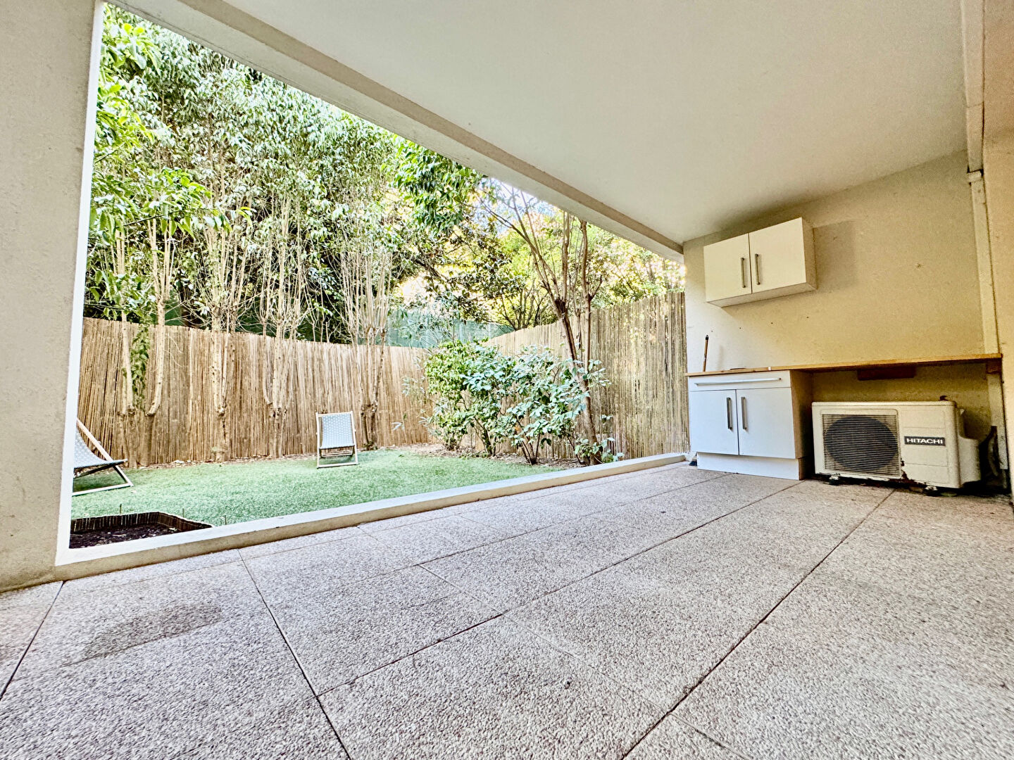 Photo MARSEILLE 12ème. arrdt. Appartement type 2 avec terrasse, jardin et Garage. image 4/6