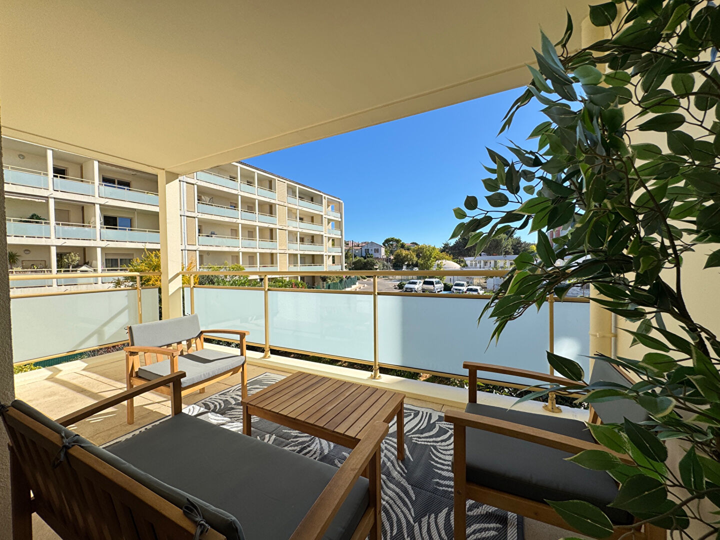 Trois Lucs 13012 Appartement type 3 avec terrasse, parking et box