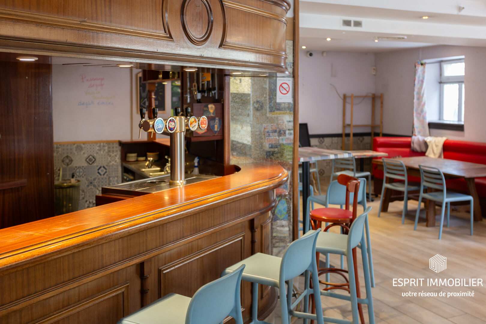 Photo Concarneau - Immeuble  comprenant local commercial, appartement et chambres d'hôtel image 2/6