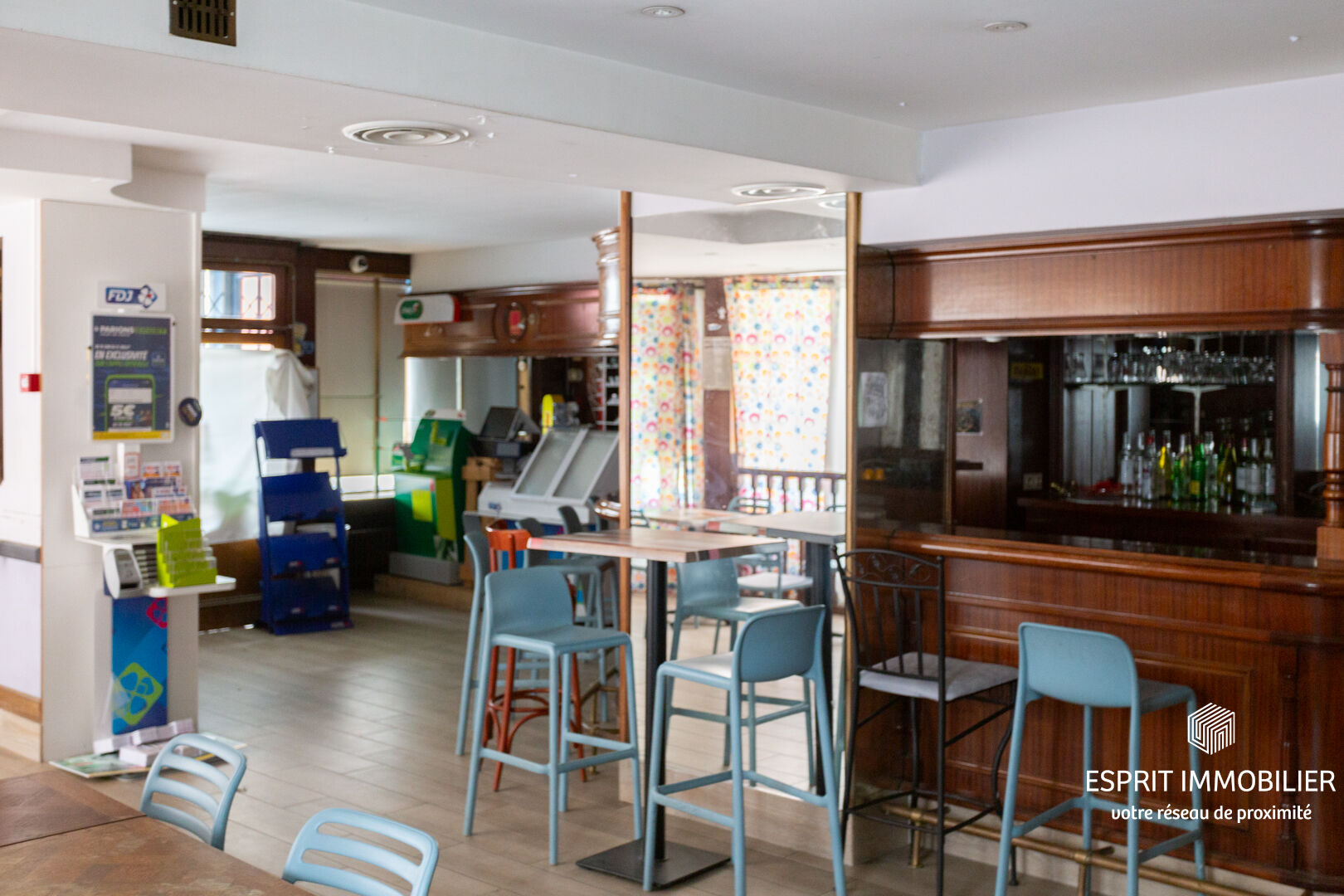 Photo Concarneau - Immeuble  comprenant local commercial, appartement et chambres d'hôtel image 5/6