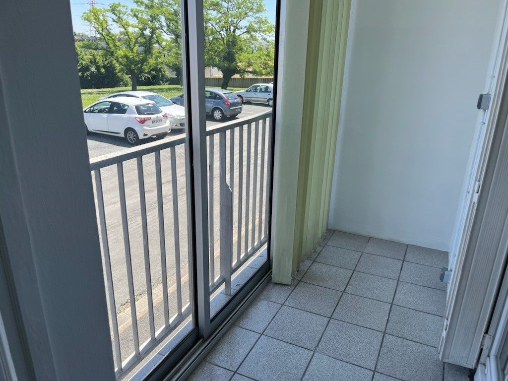 APPT DE 64 M2 A LA LR