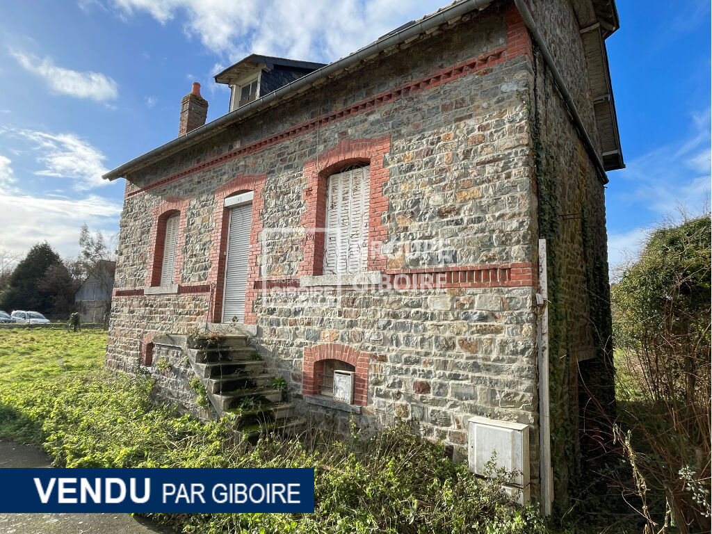 VENDU PAR L'AGENCE GIBOIRE BRUZ - Maison d'environ 80 m² - Centre de bourg de Saint Armel