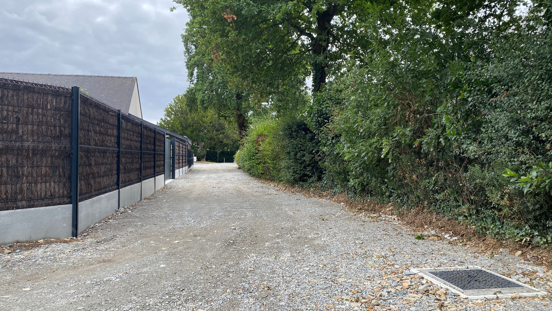 Beau terrain viabilisé de 470 m² ? exposition Sud-Ouest ? libre de constructeur