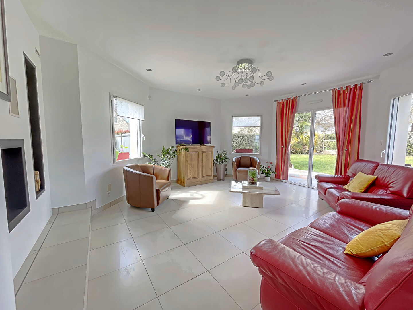 Photo Maison Grandchamp des Fontaines 6 chambres 214 m² image 4/6