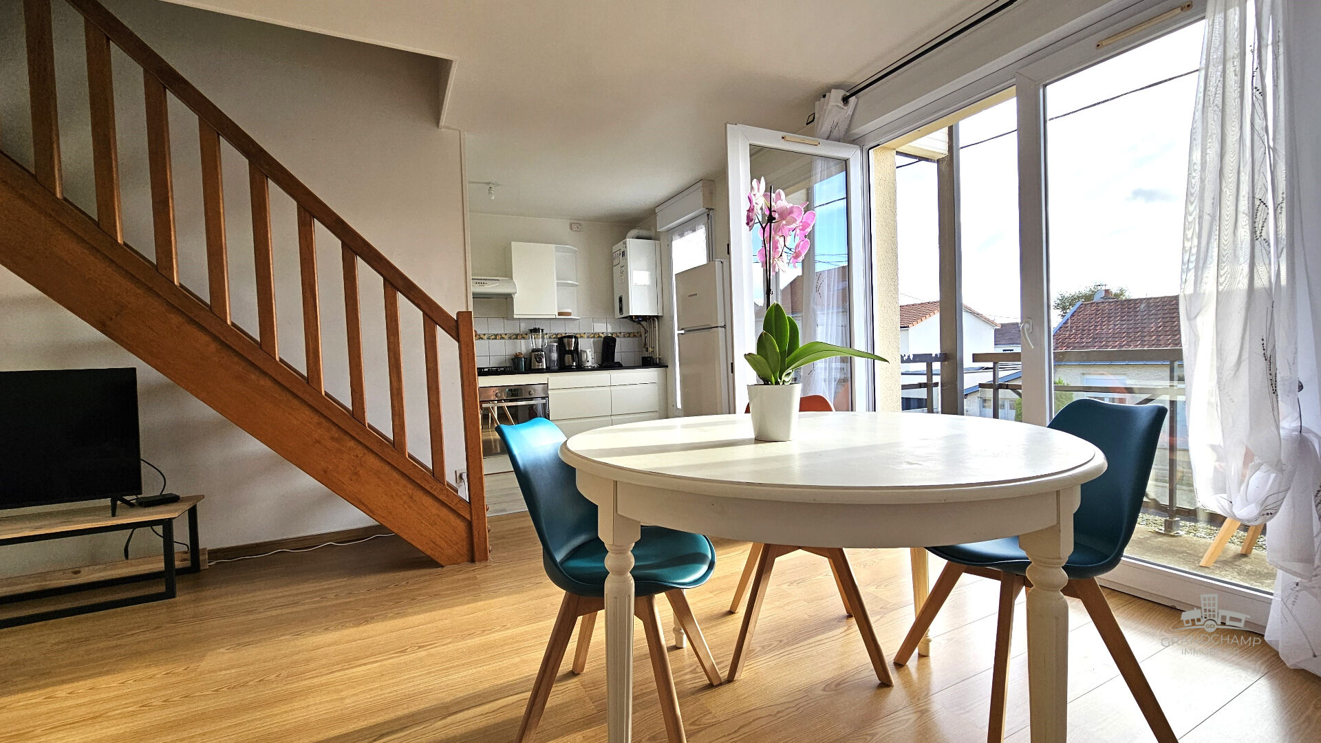 Appartement avec balcon en duplex 2 chambres  + garage à NANTES HALUCHERE