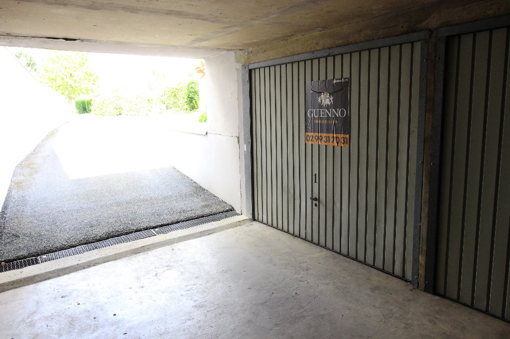 Garage  à Rennes