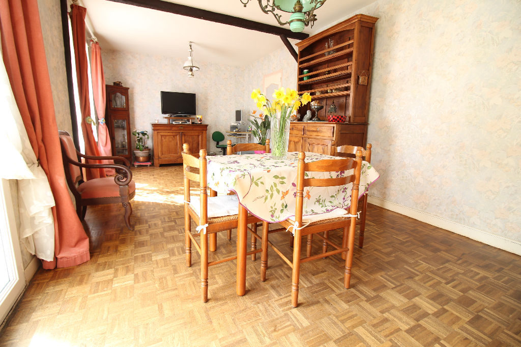 Maison T6 à Orgeres