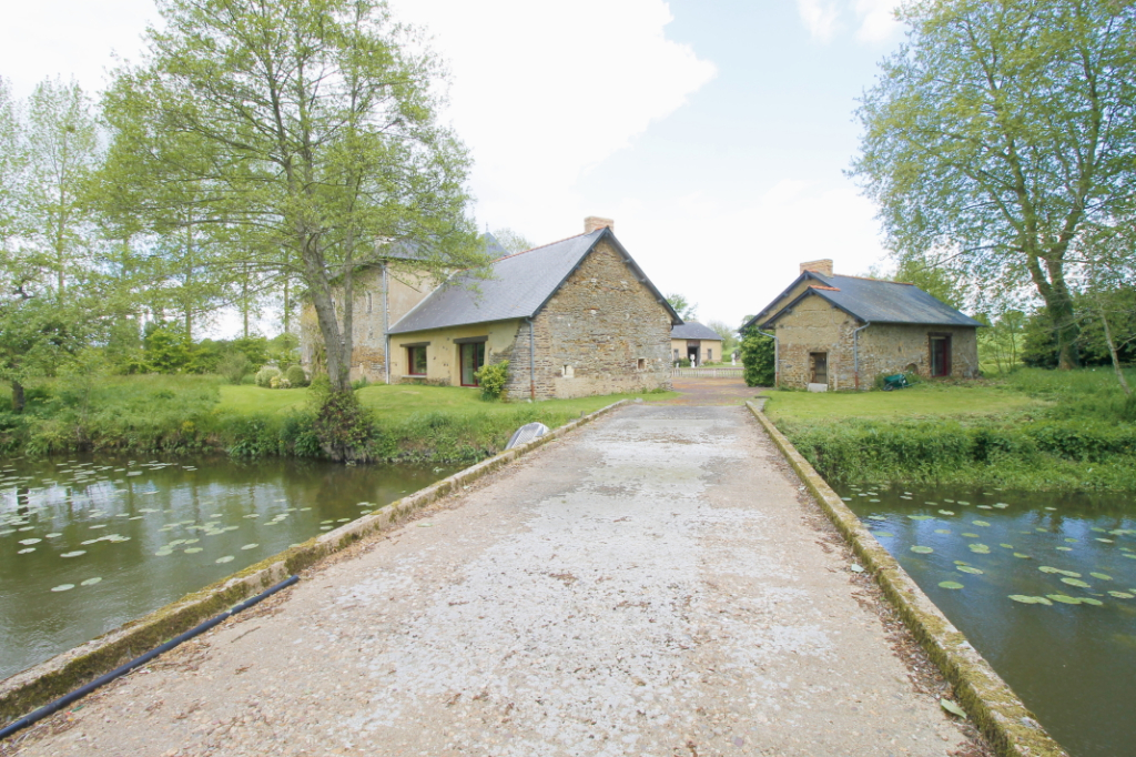Maison T10 à Noyal chatillon sur seiche