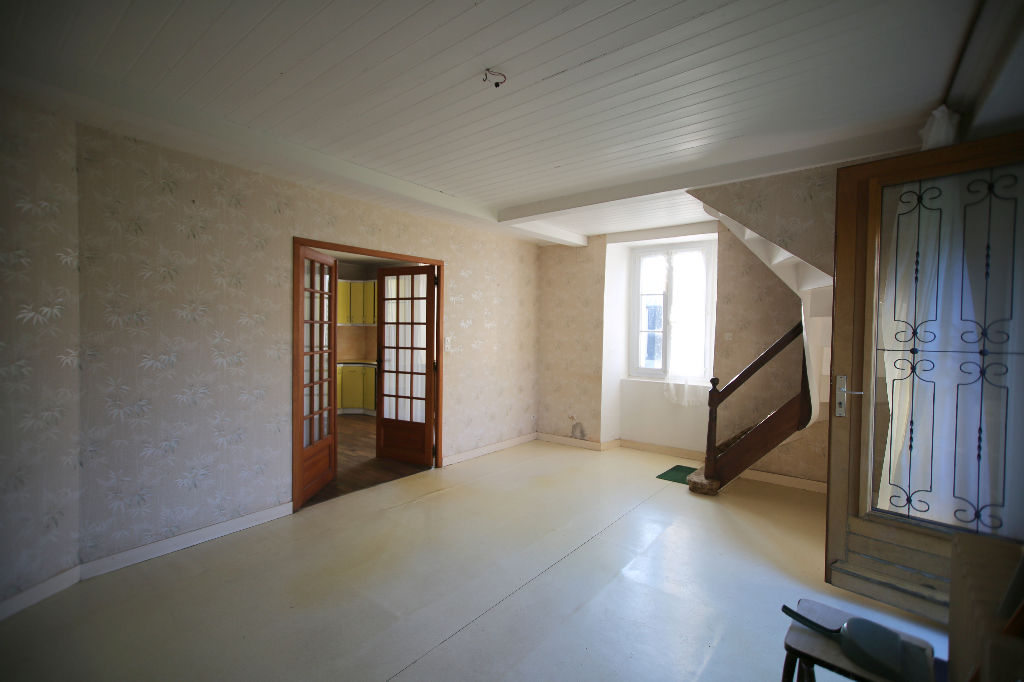 Maison T6 à La chapelle chaussee