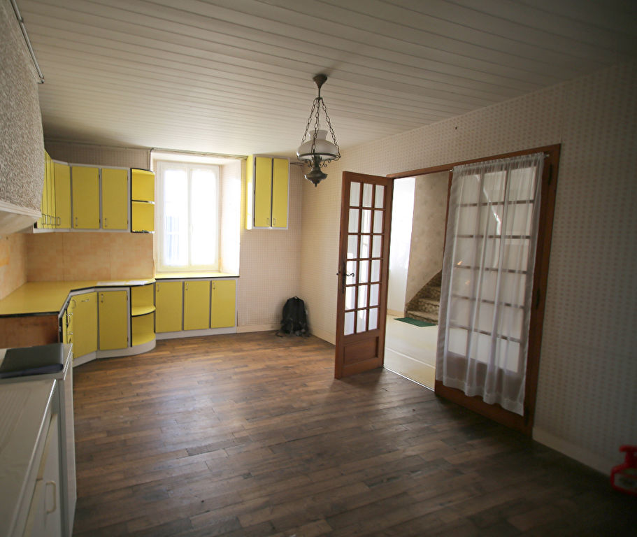 Maison T6 à La chapelle chaussee