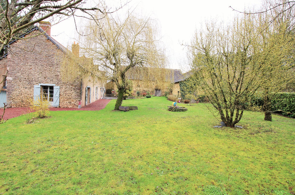 Maison T8 à Saint erblon