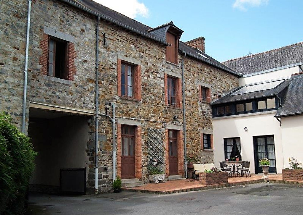 Maison T8 à Melesse