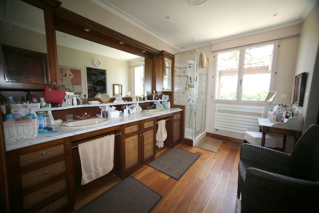 Maison T8 à Bedee
