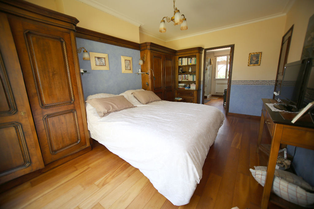 Maison T8 à Bedee