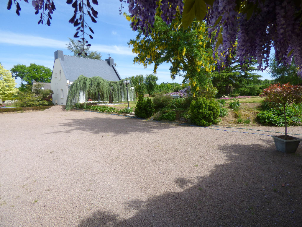 Maison T6 à Saint uniac