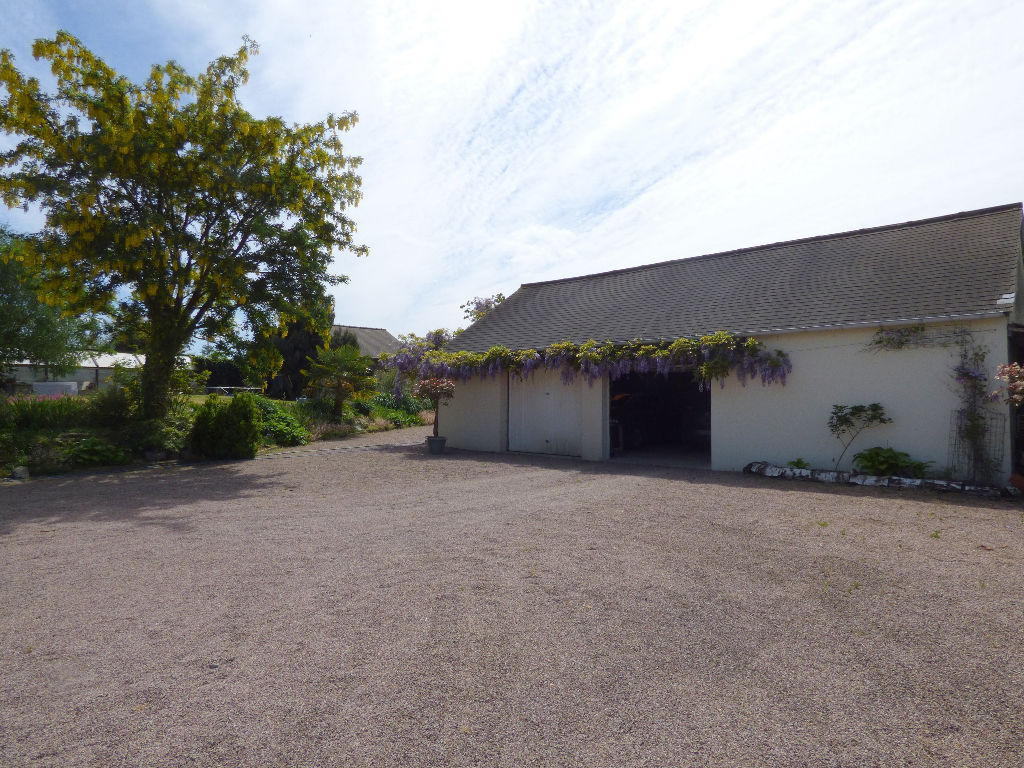 Maison T6 à Saint uniac