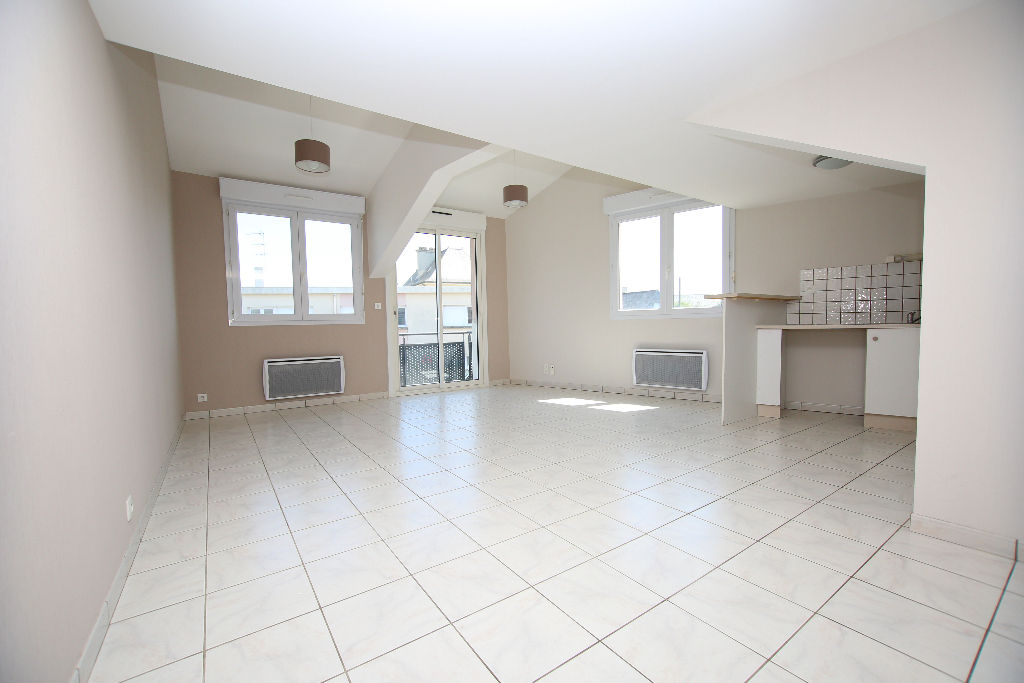 Appartement T3 à Montfort sur meu