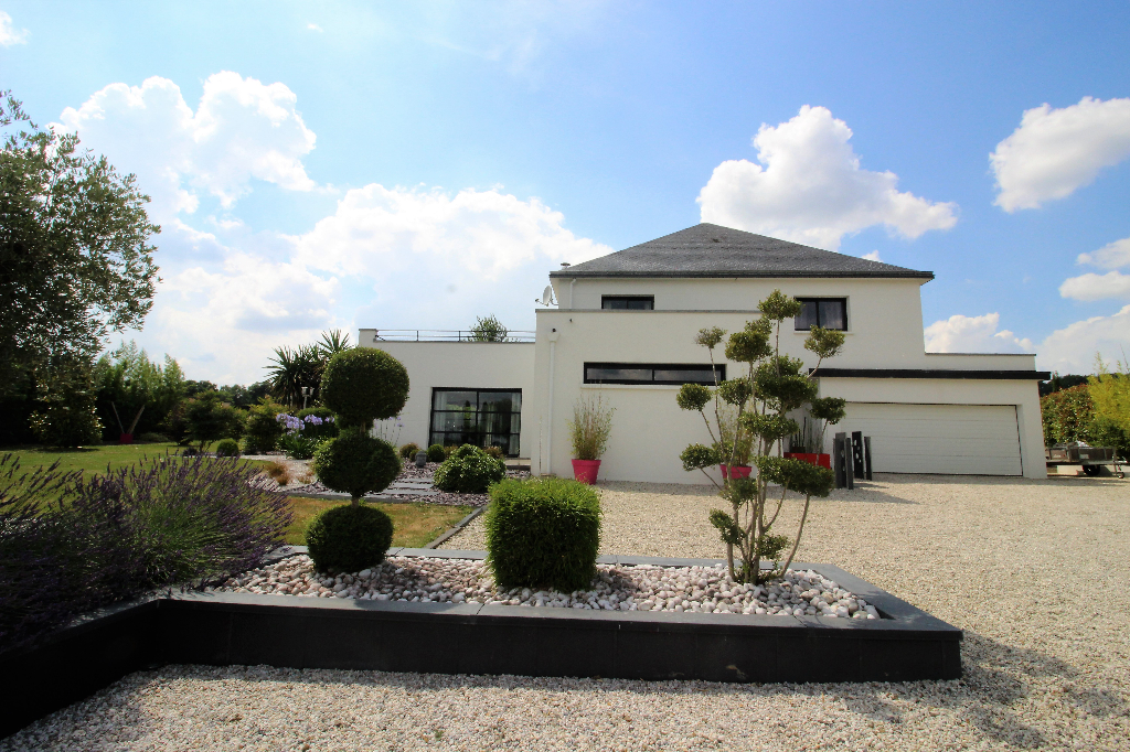 Maison T8 à Saint senoux