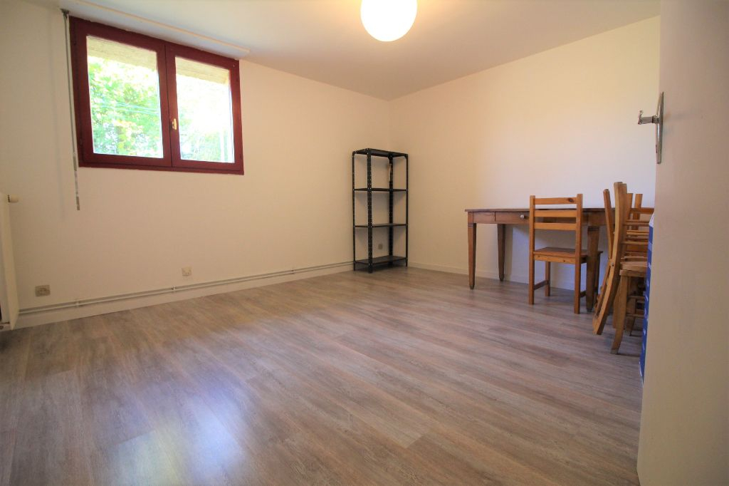 Maison T8 à Pace