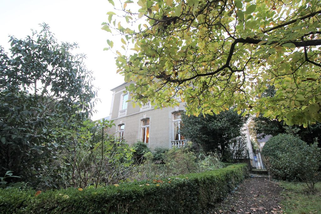 Maison T14 à Fougeres