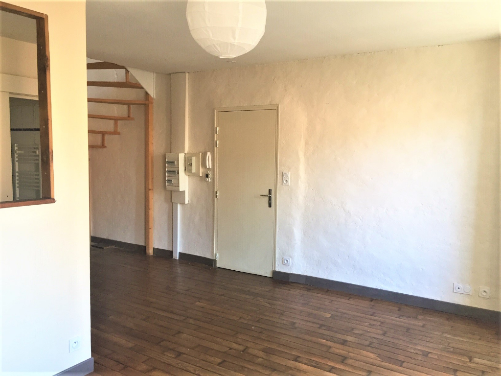 Immeuble T4 à Montfort sur meu