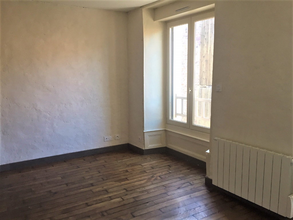 Immeuble T4 à Montfort sur meu