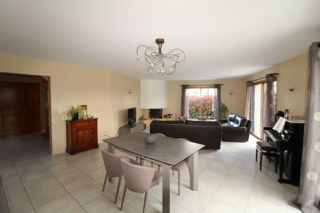 Maison T8 à Chavagne