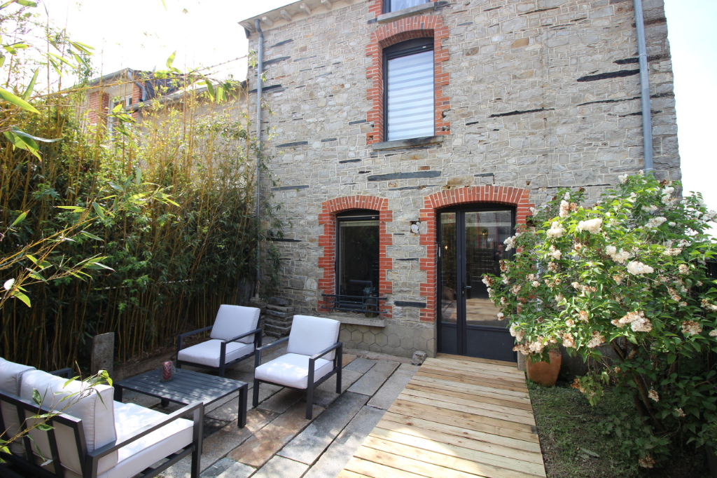 Maison T6 à Poligne