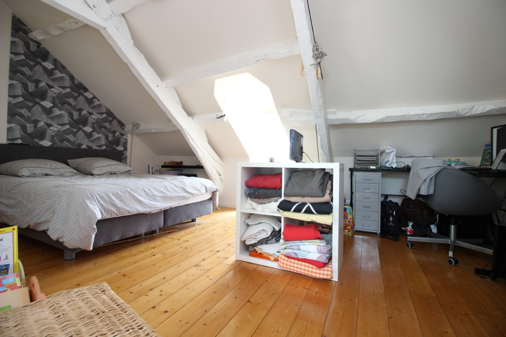 Maison T6 à Poligne