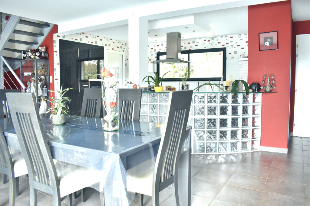 Maison T6 à Chauvigne