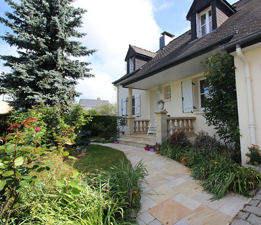 Maison T6 à Saint gregoire