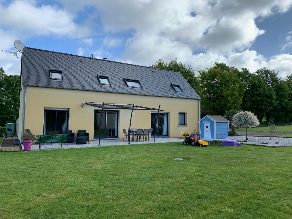 Maison T5 à Tinténiac