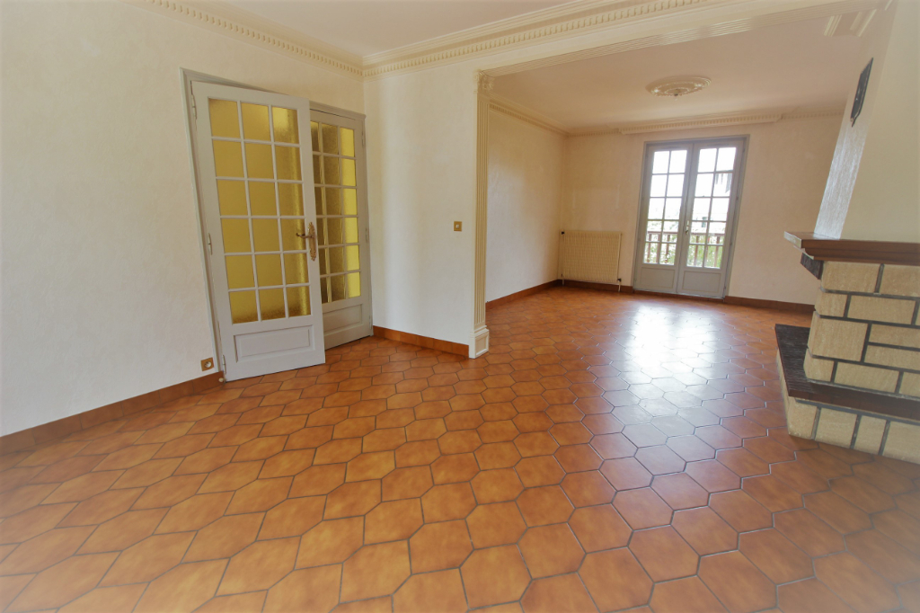 Maison T6 à Bourg des comptes