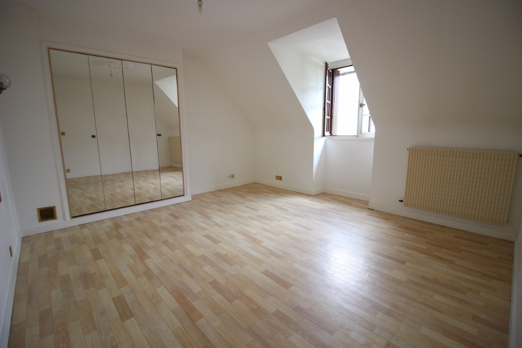 Maison T6 à Bourg des comptes