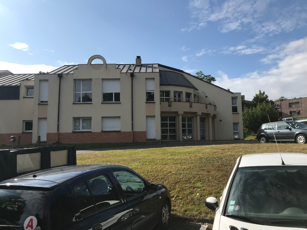 Local d'activité à Pace